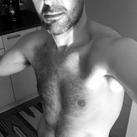Gay Kontakte mit larsdevil Lausanne